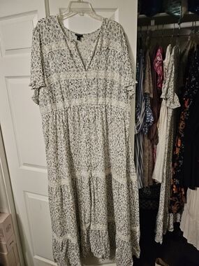 torrid Cream and Black Floral Maxi Dress